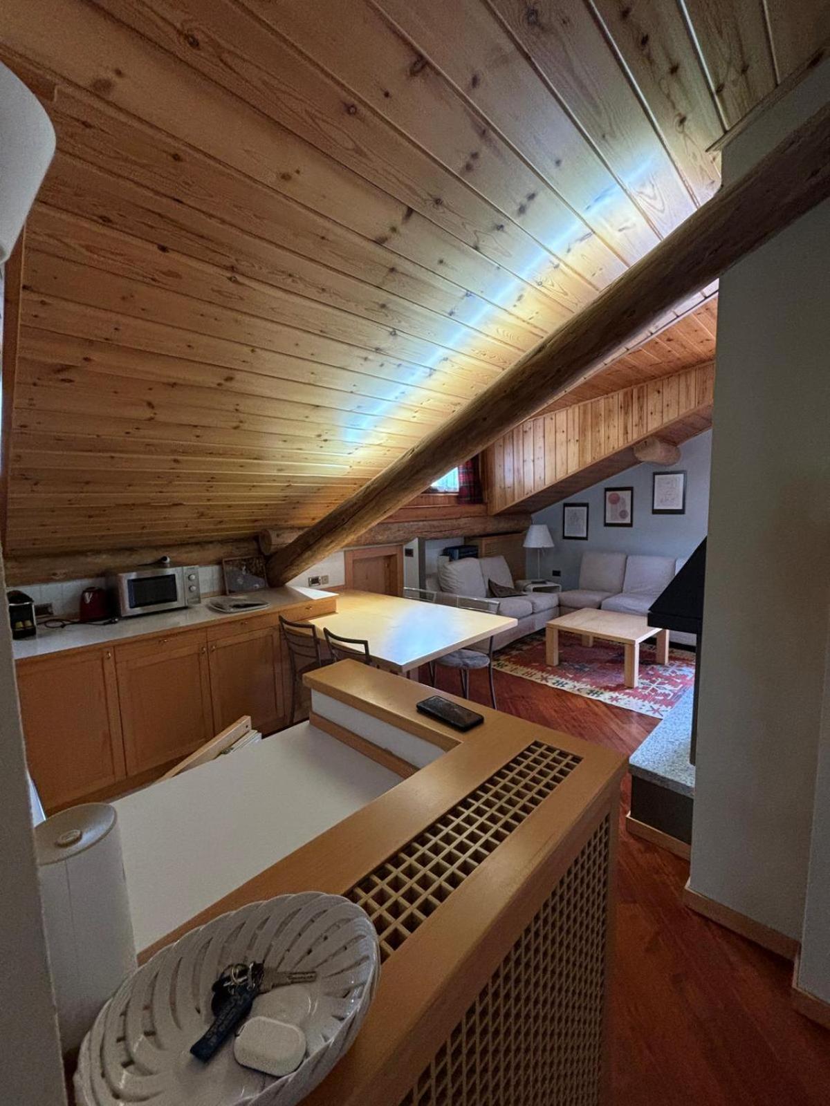 ボルミオ La Casa Di Armandoアパートホテル エクステリア 写真